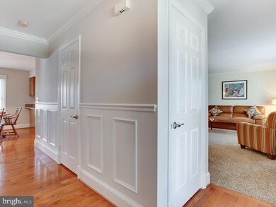 6231 Chestnut Oak Ln, Linthicum Heights, MD 21090 - photo 3