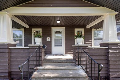 611 Howard 5