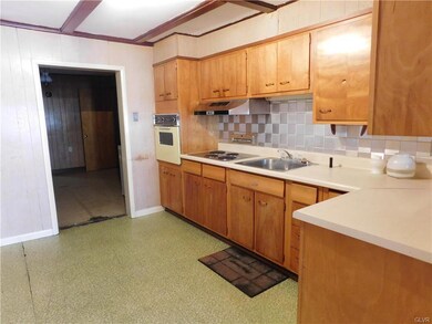 156 W Ridge St, Lansford, PA 18232 - photo 4