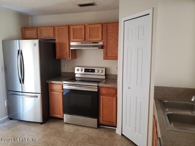 7627 Jillian Ct, Jacksonville, FL 32210 - photo 4