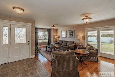 1060 W Fir St, Shelley, ID 83274 - photo 5