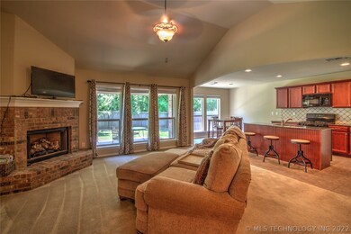 3311 E Trenton St, Broken Arrow, OK 74014 - photo 3