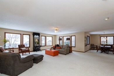 1650 Bilgarie Ct NE, Cedar Rapids, IA 52402 - photo 6