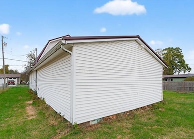 26054 Locust Grove Rd, New Holland, OH 43145 - photo 6