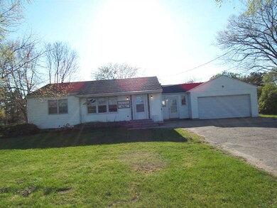 5114 S Driftwood Dr, Janesville, WI 53546 - photo 4