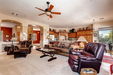 5866 E WILDCAT DR Cave Creek-large-010-2