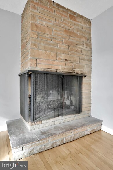 18720 Rolling Rd, Hagerstown, MD 21742 - photo 7