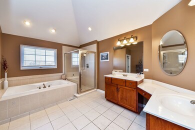 5300 Goldenrod Dr, Oswego, IL 60543 - photo 3