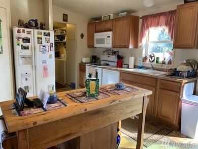 1502 Yelm Ave W, Yelm, WA 98597 - photo 4