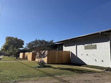 2627 Douglas Ave unit 115, Dallas, TX 75219 - photo 2