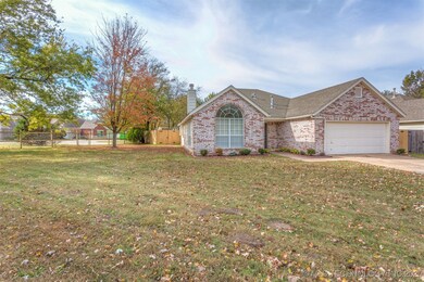 3908 S Walnut Ave, Broken Arrow, OK 74011 - photo 3