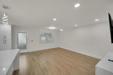 582 Flanders M unit 5820, Delray Beach, FL 33484 - photo 6