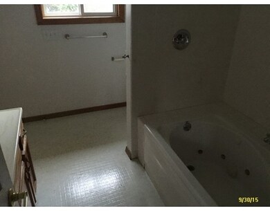 19 Alberto Dr, Westport, MA 02790 - photo 5