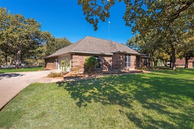 108 Woody Creek Dr, Springtown, TX 76082 - photo 3