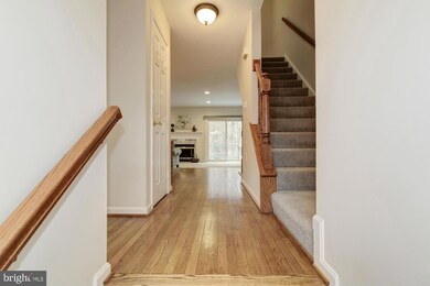 8112 Squirrel Run Rd, Springfield, VA 22152 - photo 5