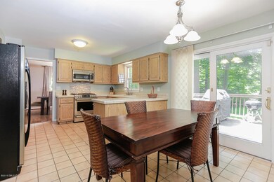 90 Woodbrook Dr, Stamford, CT 06907 - photo 5