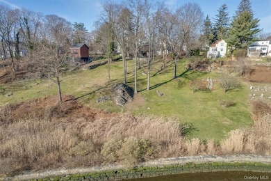 729 Stuart Ave, Mamaroneck, NY 10543 - photo 2