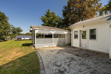 18 Oxford St, Fairhaven, MA 02719 - photo 3