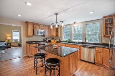 10 Dawn St, Salem, NH 03079 - photo 4