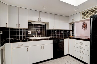 10-3040-North-Atlantic-Ave-11