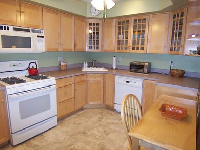 135 Granite Ave unit 33, Dorchester Center, MA 02124 - photo 2