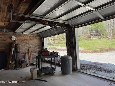 Upper 3Bay Garage