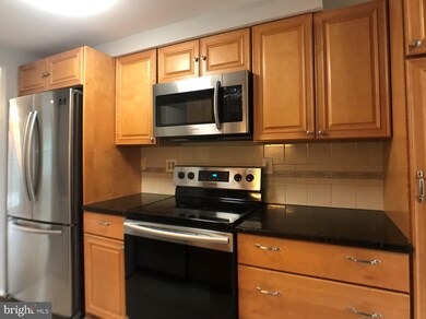 2212 Dawn Ln, Temple Hills, MD 20748 - photo 5