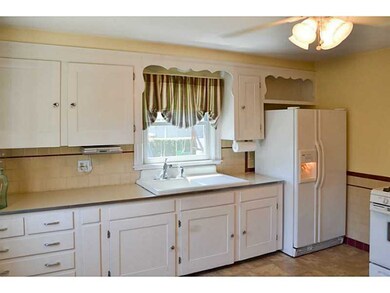 207 Cornell St, Cranston, RI 02920 - photo 5