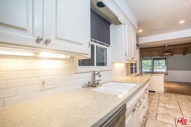 21802 Ybarra Rd, Woodland Hills, CA 91364 - photo 7