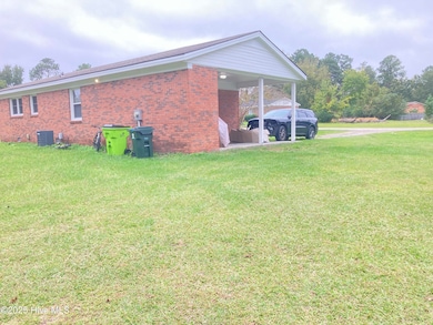 1405 Mockingbird Ln, New Bern, NC 28562 - photo 4