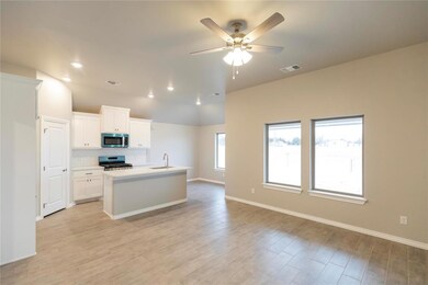 3909 Lynne Ave, Edmond, OK 73012 - photo 5