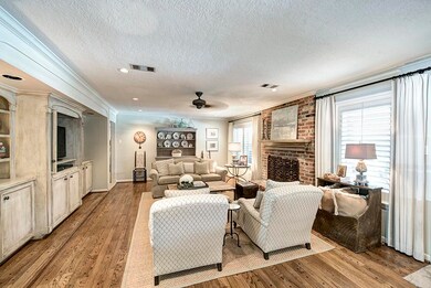 13611 Alchester Ln, Houston, TX 77079 - photo 5