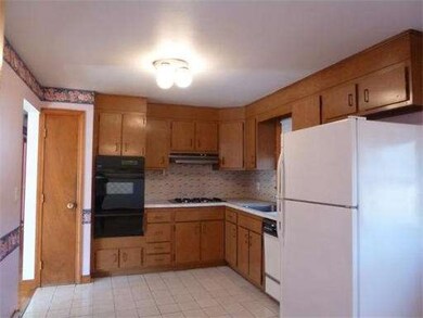 7 Crystal Cir, Burlington, MA 01803 - photo 4