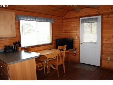 29450 Ellensburg Ave unit 214, Gold Beach, OR 97444 - photo 3