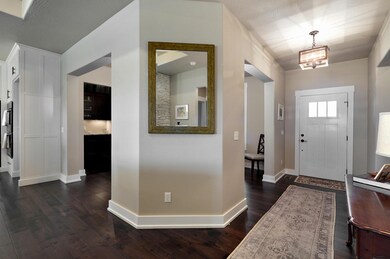 904 E Clare Ct-1