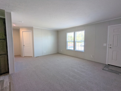 647 Oregon unit 647, Belleville, MI 48111 - photo 6