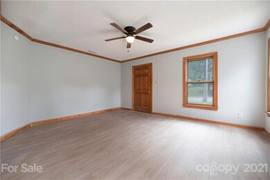 512 Salisbury Rd, Statesville, NC 28677 - photo 5