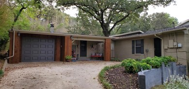 Cedar accents warm up the entrance