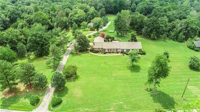 2401 Kivett Dr, Greensboro, NC 27406 - photo 4