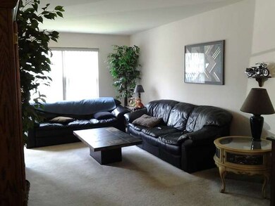 1906 Scott Cir, Carpentersville, IL 60110 - photo 5