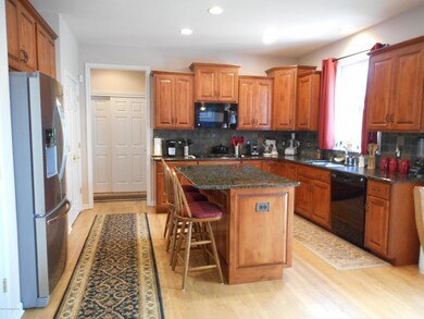 1239 Woodberry Dr, Mountain Top, PA 18707 - photo 6