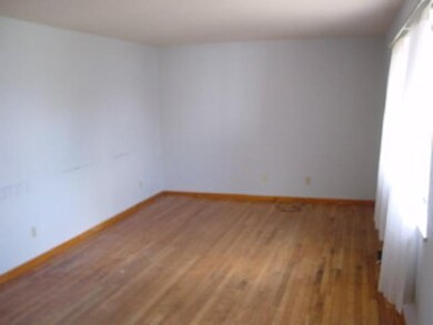 215 Poplar St, Tipton, IN 46072 - photo 2