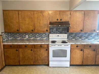 1734 Gibbs Ave NE, Canton, OH 44705 - photo 6