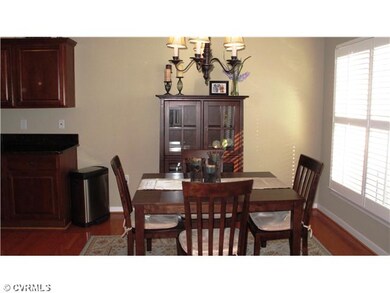 Kitchen - Eat In with Bright Windows