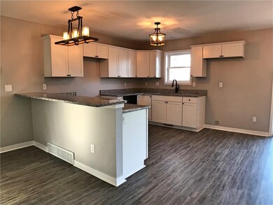 322 S 11th Ave W, Newton, IA 50208 - photo 4