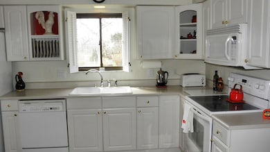 871 Cummington Rd, Columbus, OH 43213 - photo 5