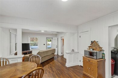 572 S Crescent Ave, Independence, MO 64053 - photo 5