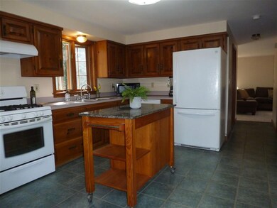 17 Fox Ridge Rd, Epping, NH 03042 - photo 3