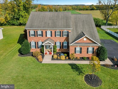 844 Shannon Dr N, Greencastle, PA 17225 - photo 2