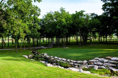 Amenity: Stone Canyon lazy trails.